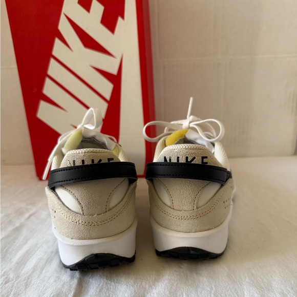Nike Waffle Debut Women’s Size 11 Sneakers Mens 9.5 Sanddrift Black DH9523-102 - Picture 9 of 12